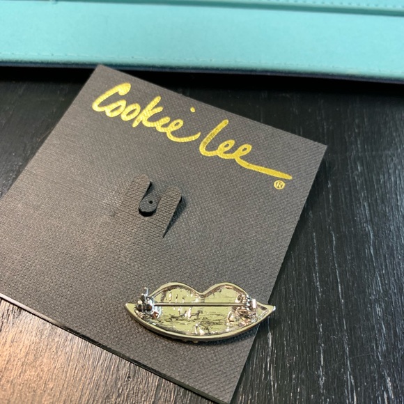 Cookie Lee Pin/Brooch (new) - Picture 3 of 4
